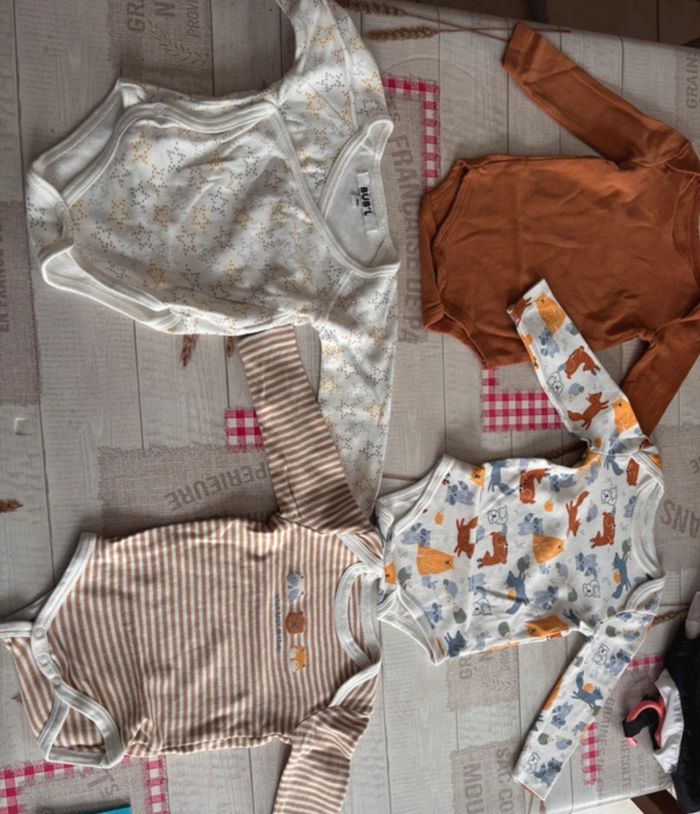 Lot vêtements garçon 6 mois - photo numéro 5