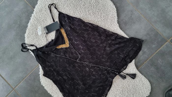 Haut blouse fluide neuf sans manche à bretelles 40 42