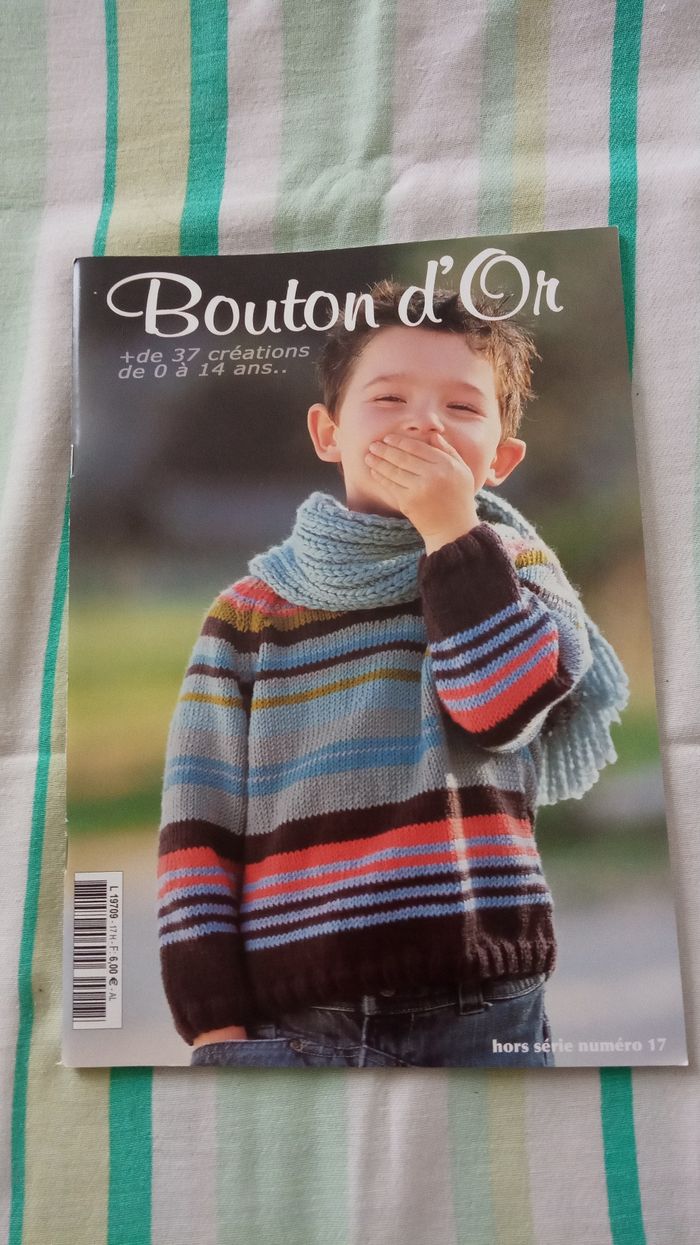 Catalogue "Bouton d'Or" + de 37 créations de 0 à 14 ans - Neuf
