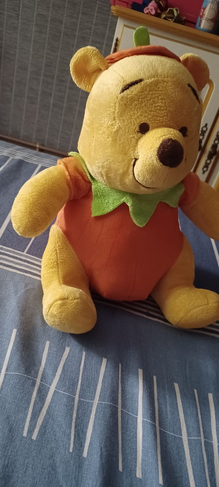 Très jolie petite peluche winni l'ourson - photo numéro 2