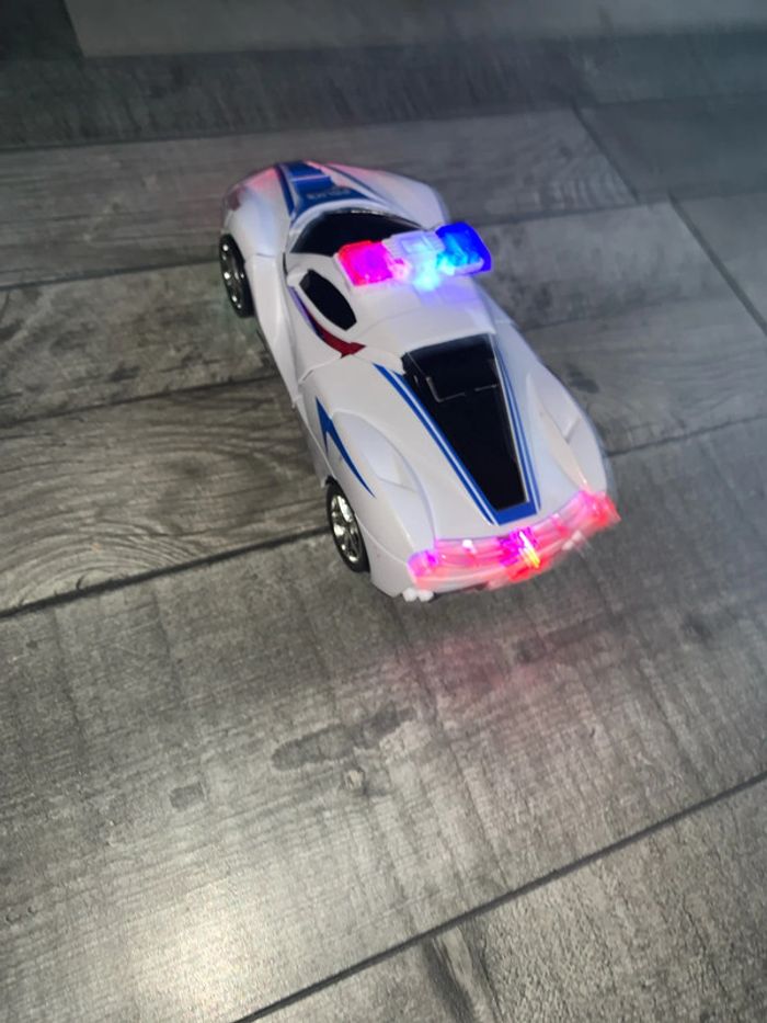 Voiture transforme en robot - photo numéro 8
