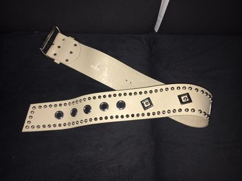 Superbe ceinture cloutée large beige
