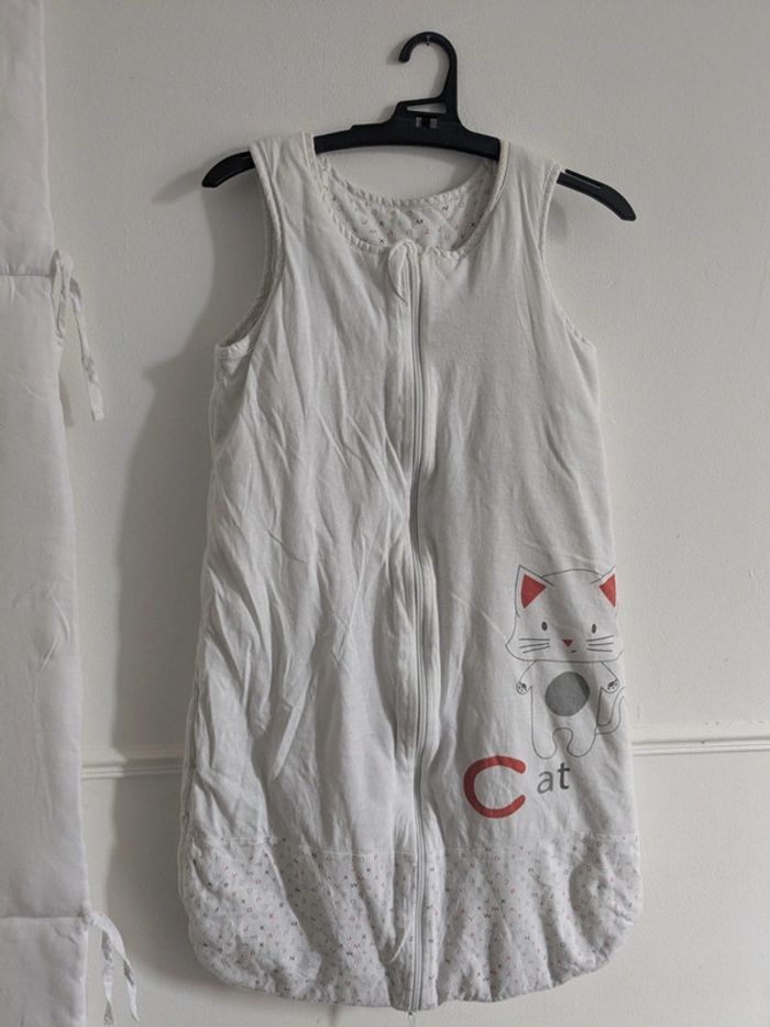 Tour de lit et 2 gigoteuses 0-6mois et 6-36mois - photo numéro 2