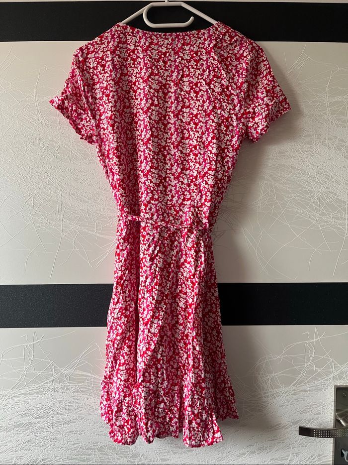 Robe rouge à fleurs taille 34 - photo numéro 2