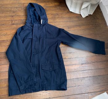 parka légère Monoprix 10 ans très bon état, pas de traces c'est la photo