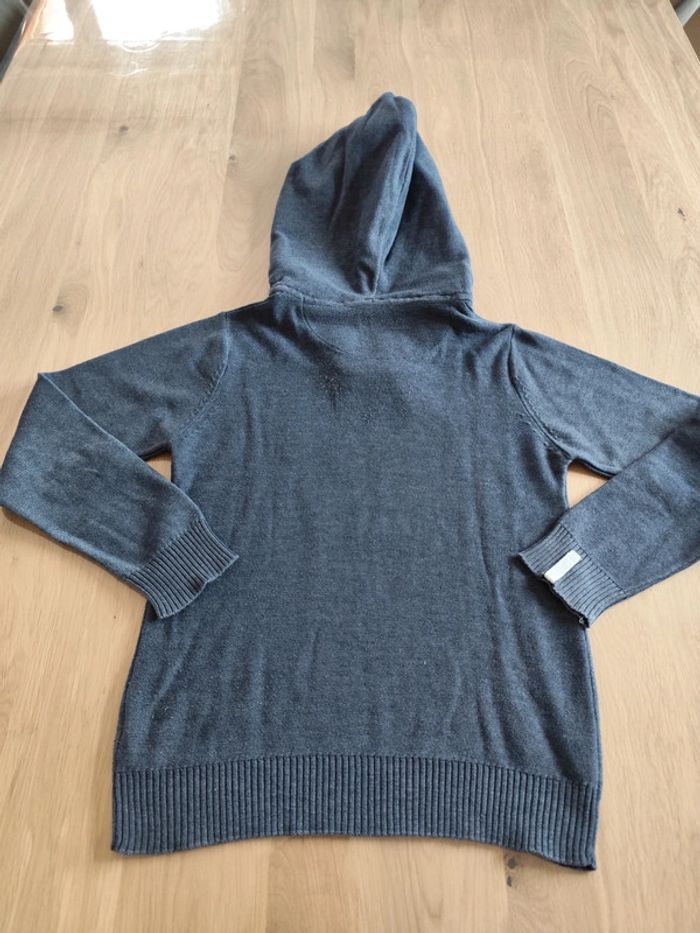 Pull a capuche 10ans - photo numéro 5