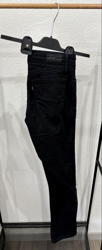 Jean Levis noir demi curve classic slim leg en coton - W27