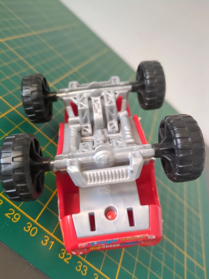 Voiture Cars Kinder Maxi - photo numéro 5