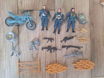 Lot figurines commando