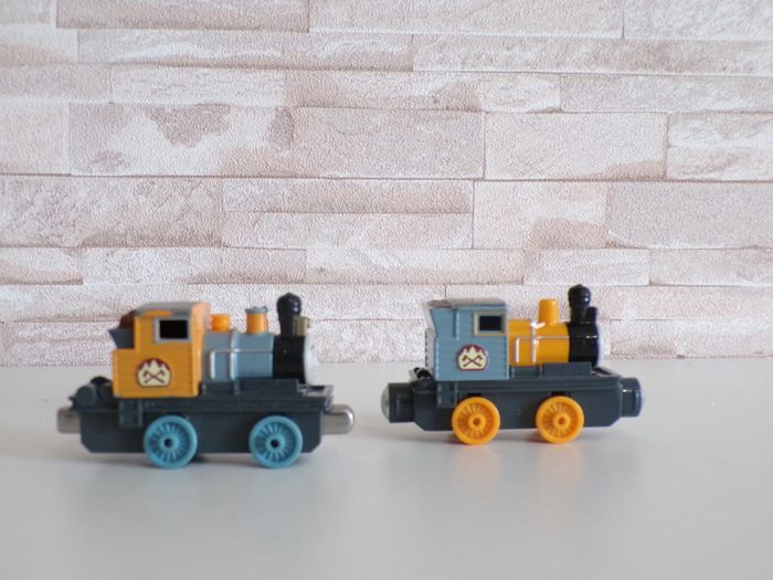 Locomotive - Train - Thomas et ses amis - Dash - Bash  (J23) - photo numéro 3