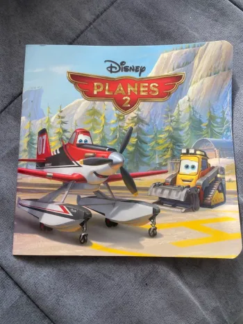 Livre planes 2 Disney cars hachette jeunesse