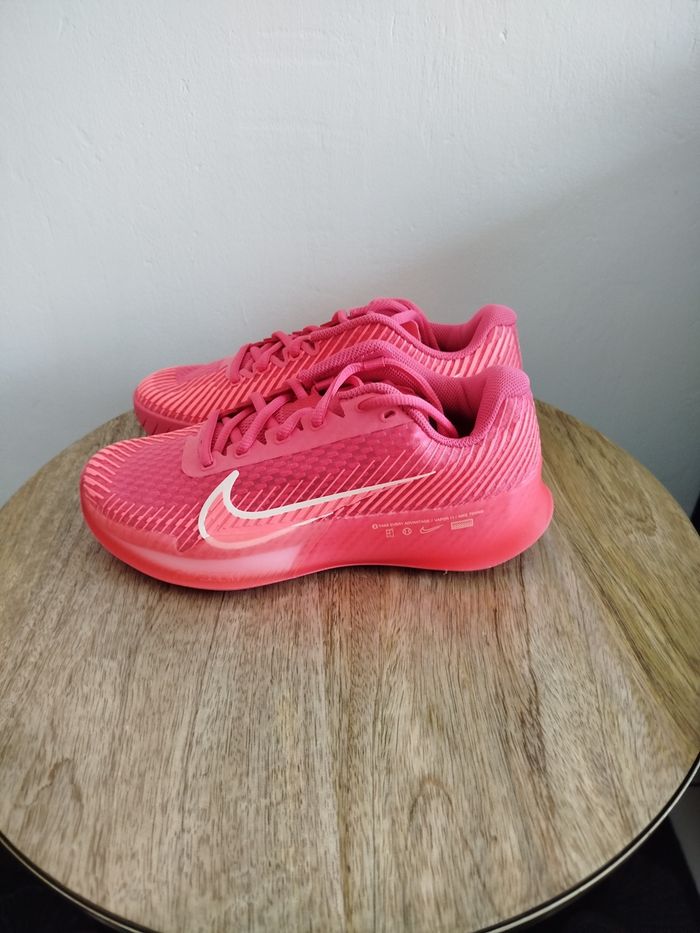 Baskets Nike T 35,5 - photo numéro 4