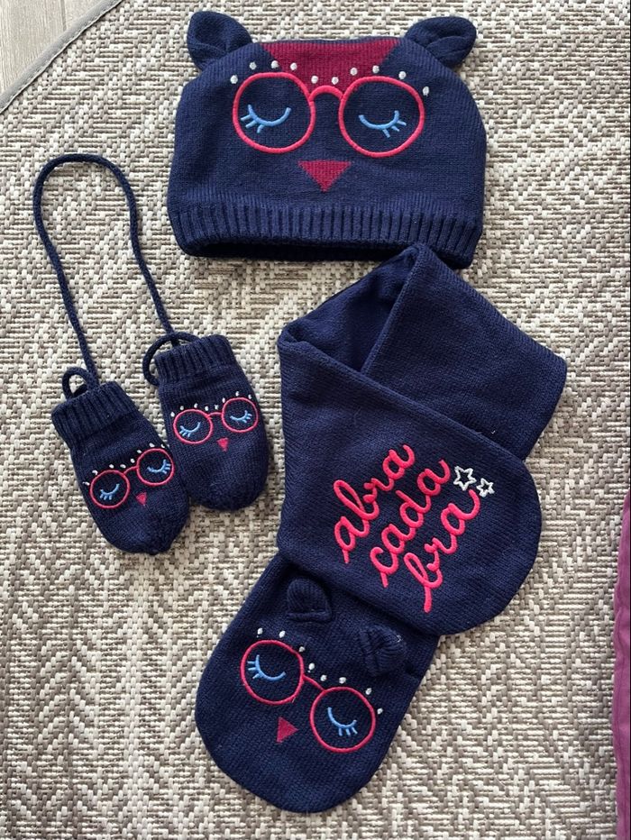 Combi hiver + bonnet écharpe moufles - photo numéro 3