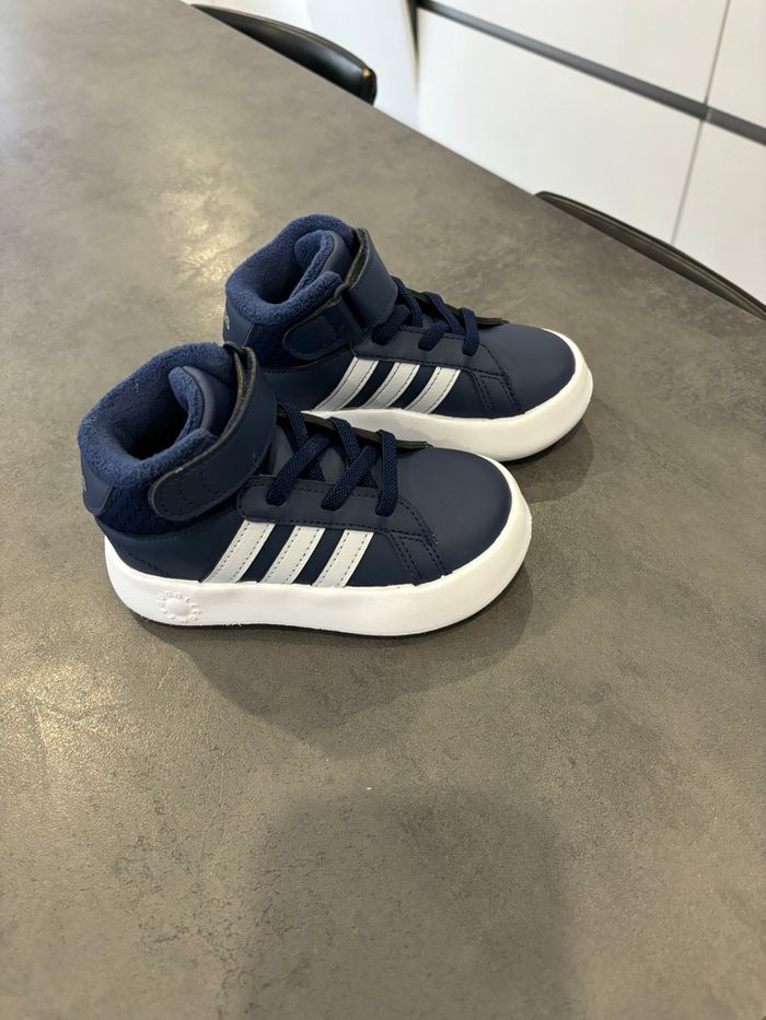 Baskets Adidas Montantes - photo numéro 2