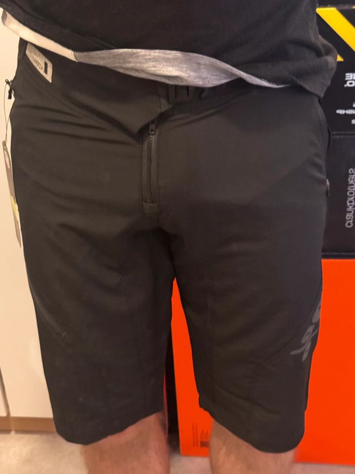 Short MTB / vtt 100% (100percent) Airmatic taille S neuf sous blister - photo numéro 3