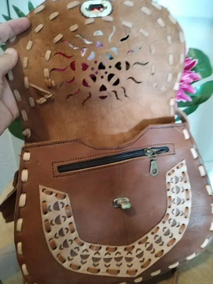 Sac bandoulière en cuir de vachette neuf - photo numéro 3