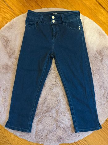 Jean 3/4 mosquitos en très bon état. Taille 38