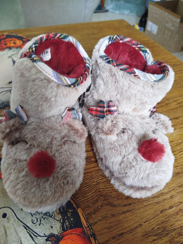 Chausson /pantoufle fille P.30