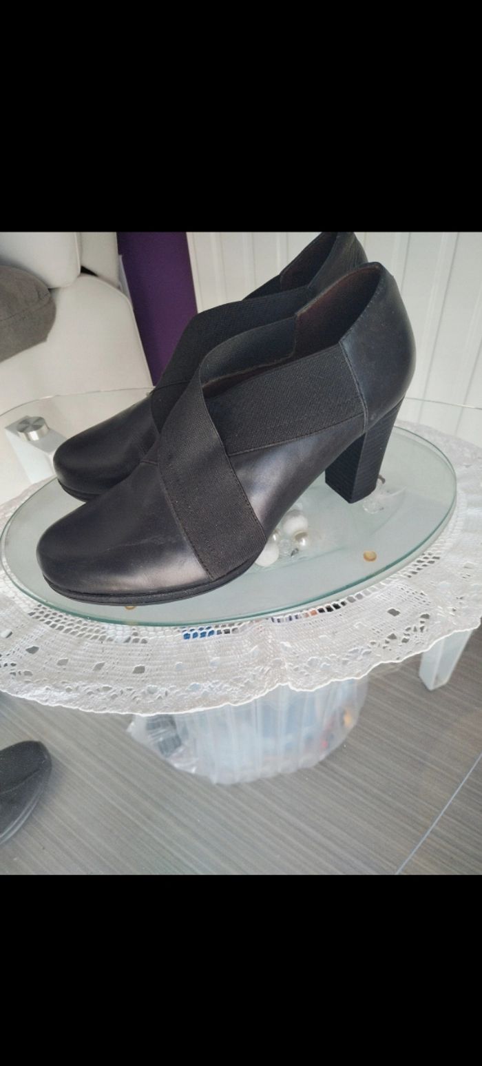 Chaussures a talons noir - photo numéro 4