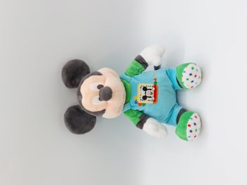 Peluche doudou Mickey vert bleu salopette Disney Nicotoy 24 cm étoiles pois