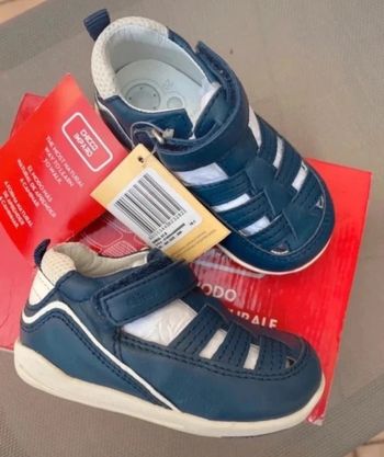 Chaussures sandales en cuir Chicco pointure 20 neuves