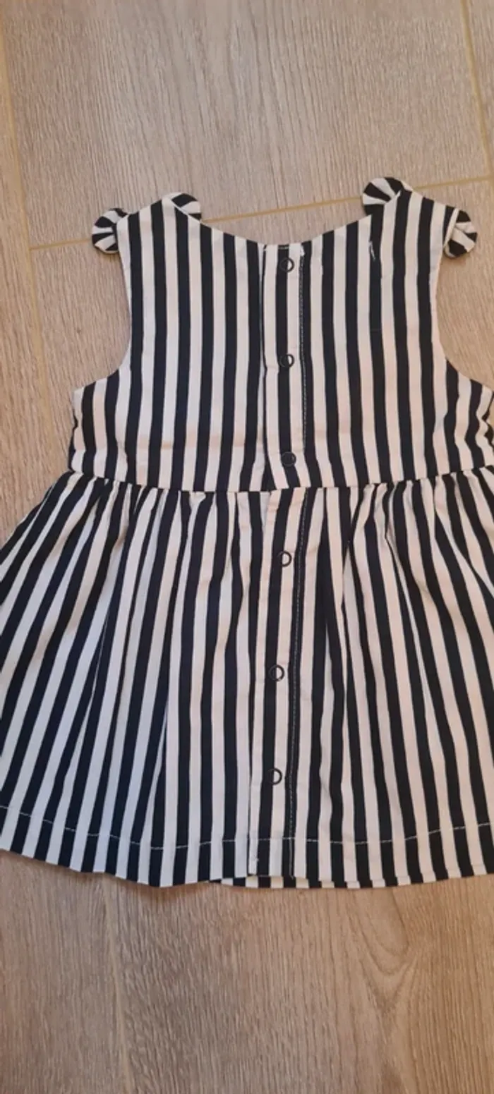 Robe sans manches - photo numéro 2