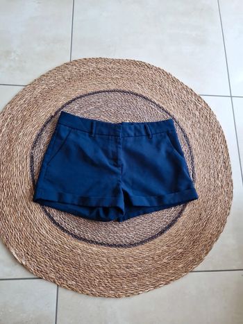 Joli short mim taille 36