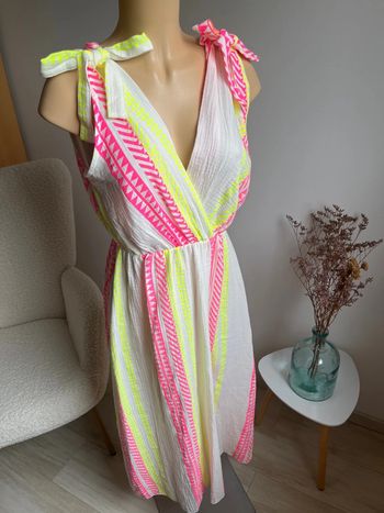 Robe tendance rose jaune blanc