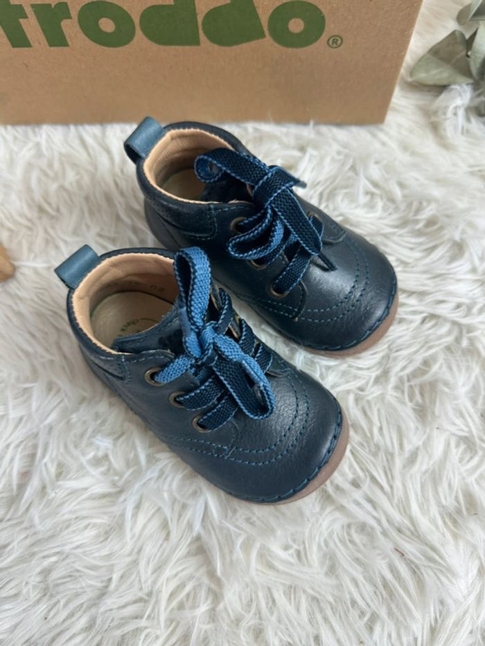 Paire de chaussures Bleu Froddo taille 19 - photo numéro 3