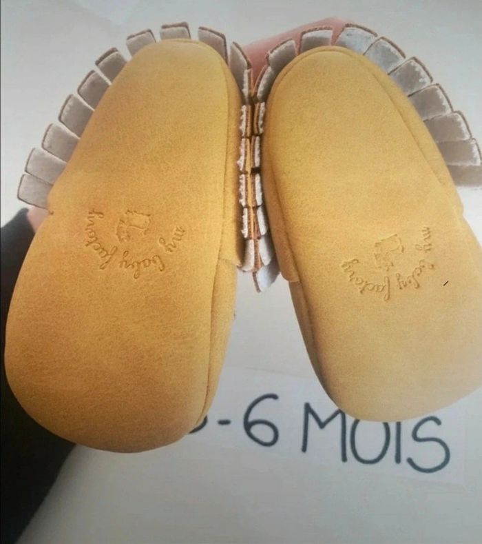 Chausson chaussure beige 3-6 mois souple neuf beige à frange - photo numéro 3