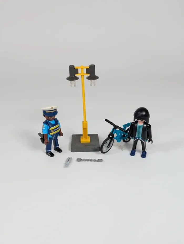 Playmobil Policier et voleur de vélo - photo numéro 1