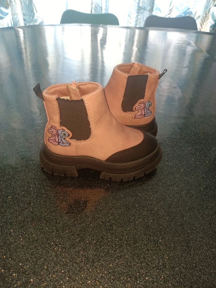 Magnifique paire de bottines stitch - photo numéro 9