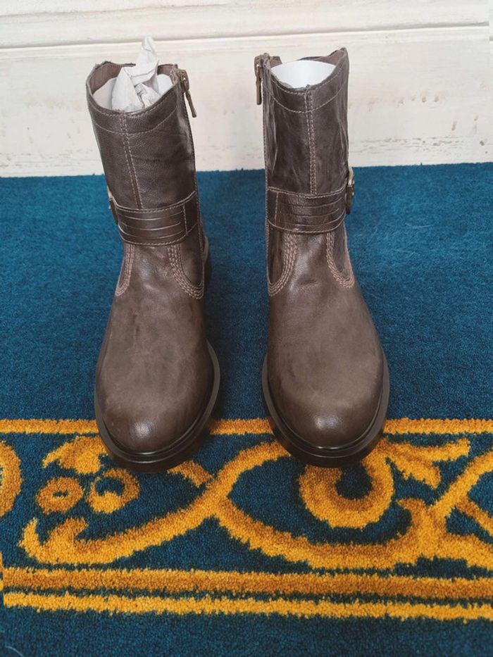 Bottines Nero Giardini en cuir marron, style motard chic - photo numéro 6