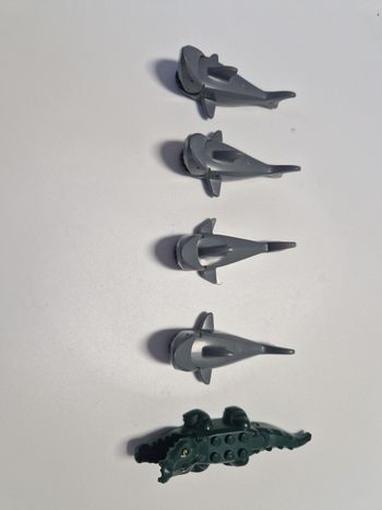 Lot figurines lego requin et crocodile 