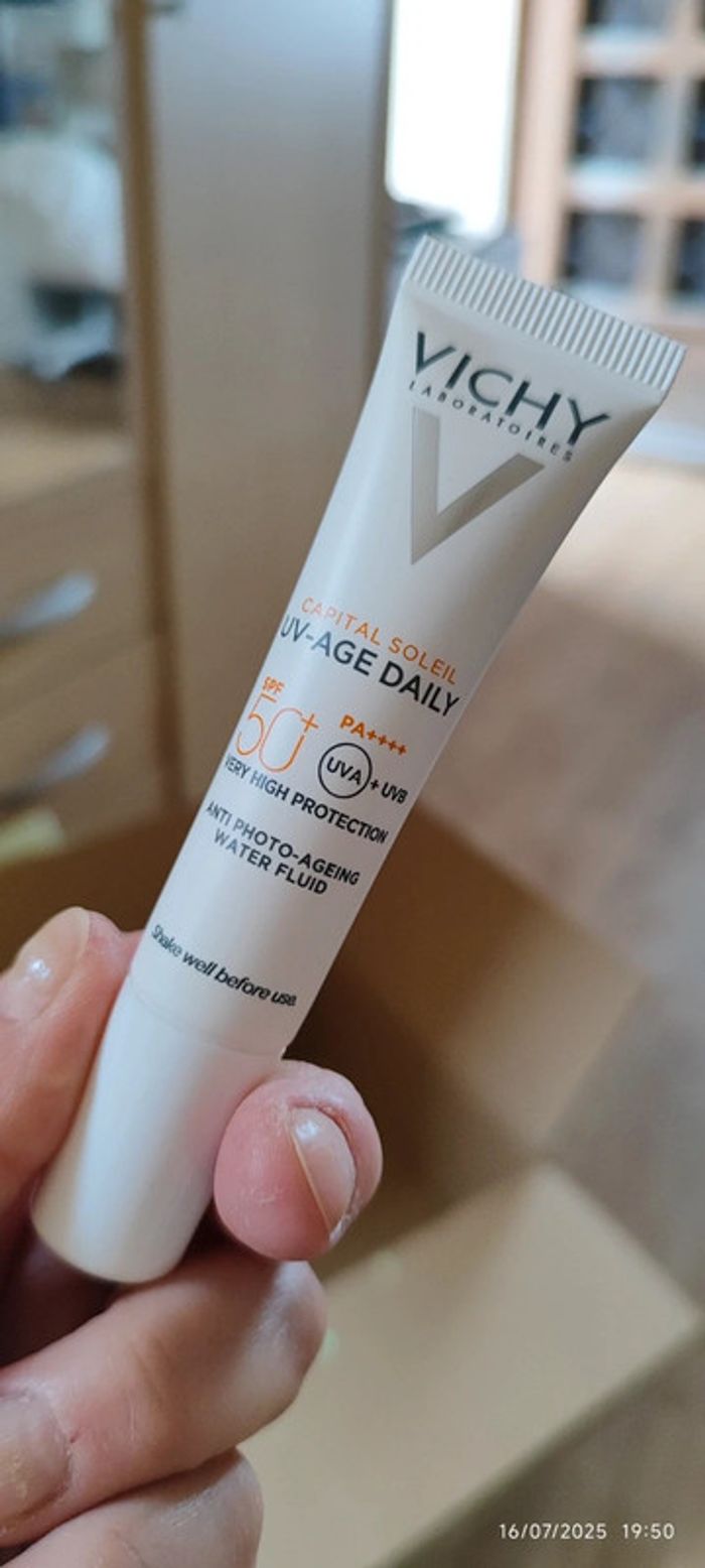 Vichy Capital Soleil Soin Solaire Anti-Age UV-Age Daily SPF50+ 15 ml - photo numéro 3