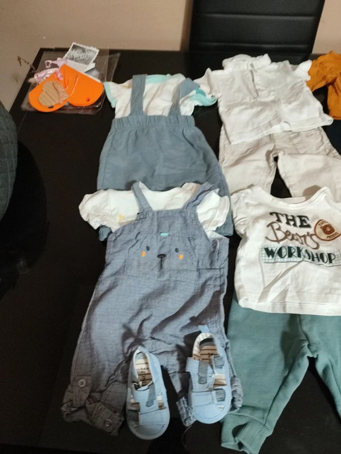 Lot ensemble 3 mois + sandale taille 16 neuves - photo numéro 2