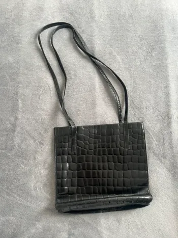 Sac cabas effet croco L.Credi – Élégance noir vintage