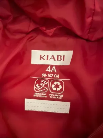 Lot de 2 doudounes taille 4 ans