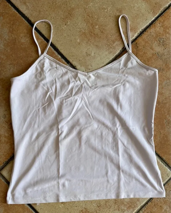 Débardeur blanc fine bretelle taille 42/44 in extenso