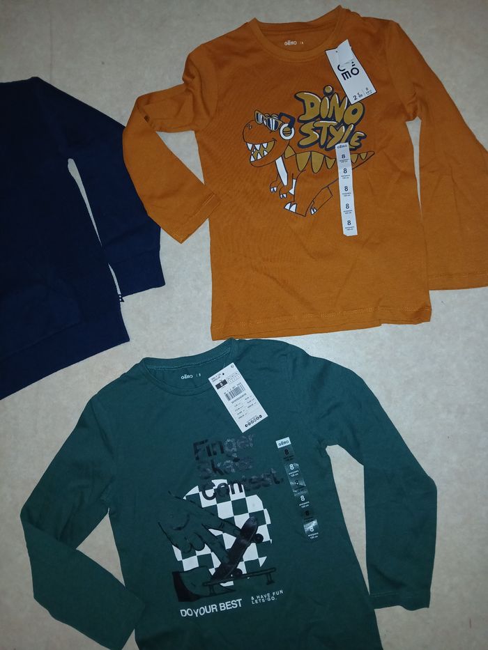 Pull et Tee-shirt 8ans - photo numéro 3