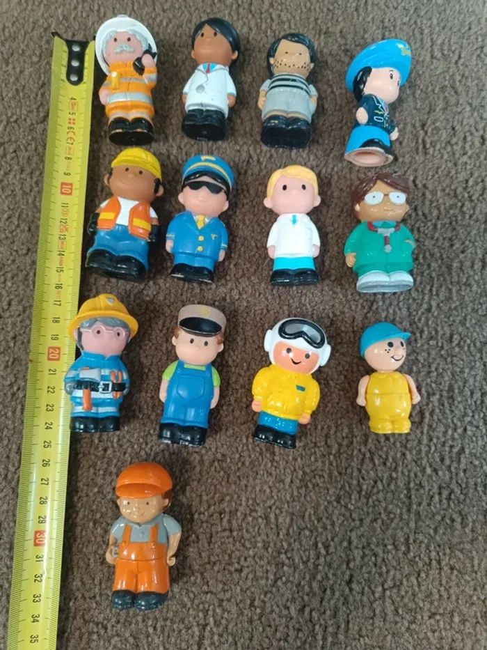 Lot 13 figurines personnages métiers - photo numéro 4