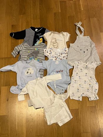 Lot vêtements légers bébé 1 mois