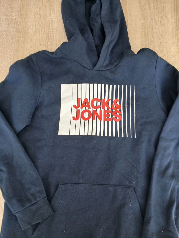 Pull a capuche - photo numéro 2