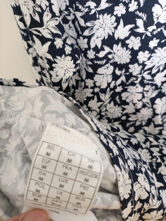 Haut manches longues noir à fleurs blanches – Promod – Taille M vintage mignon - photo numéro 5