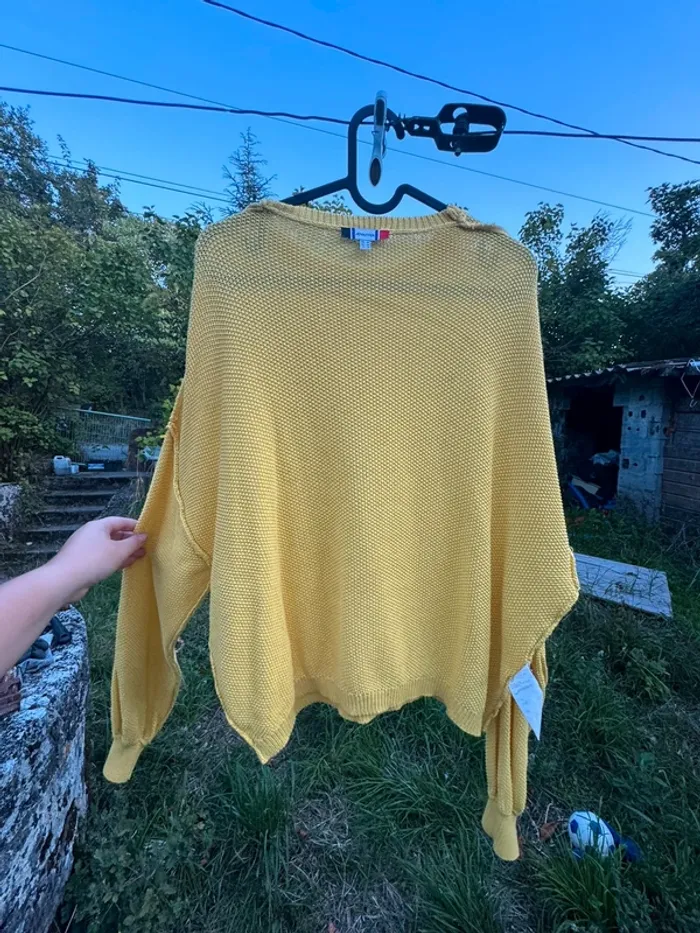 Pull jaune en maille - photo numéro 2