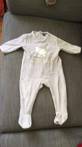 Pyjama en taille 12 mois