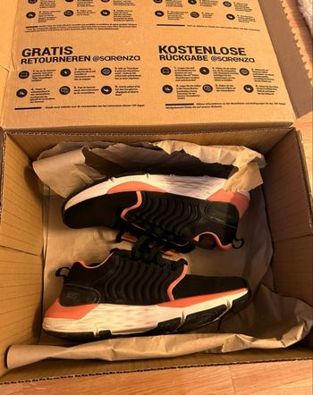 Baskets Décathlon Newfeel noires et roses taille 37