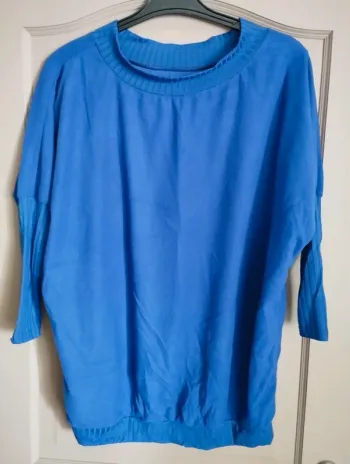 Haut bleu manches 3/4