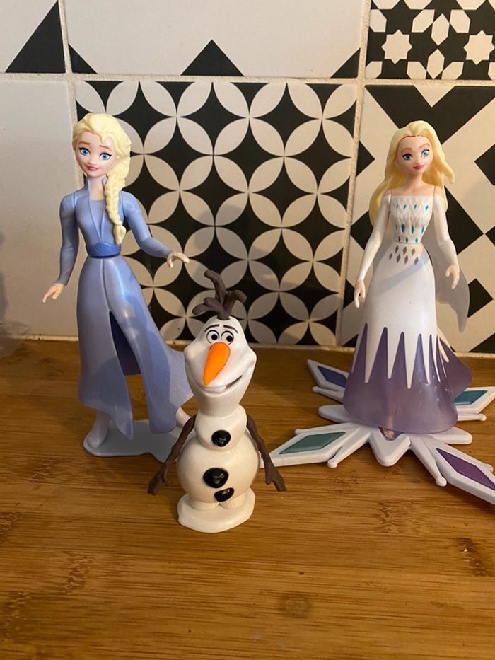 Grandes Figurines Elsa olaf maxi kinder suprise