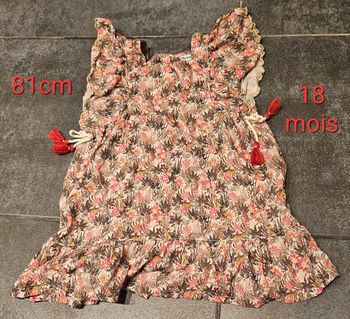 Robe fleurie à pompons. 18 mois, 81cm. Verbaudet